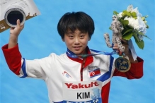 15-летняя прыгунья из КНДР отдала честь Ким Чен Ыну после победы на ЧМ в Казани